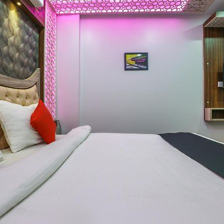 Oyo 14472 Brahmaputra Guest House Ґувахаті Екстер'єр фото
