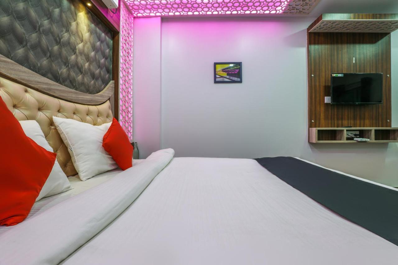 Oyo 14472 Brahmaputra Guest House Ґувахаті Екстер'єр фото