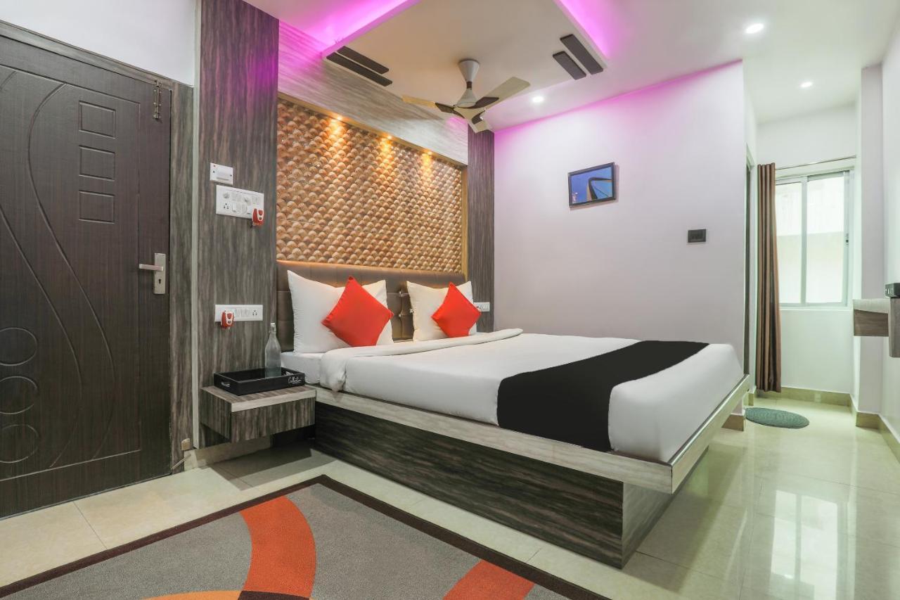 Oyo 14472 Brahmaputra Guest House Ґувахаті Екстер'єр фото