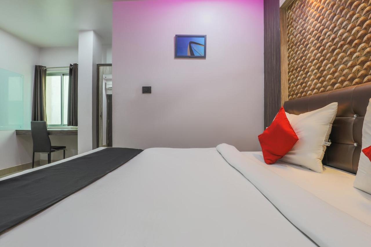 Oyo 14472 Brahmaputra Guest House Ґувахаті Екстер'єр фото