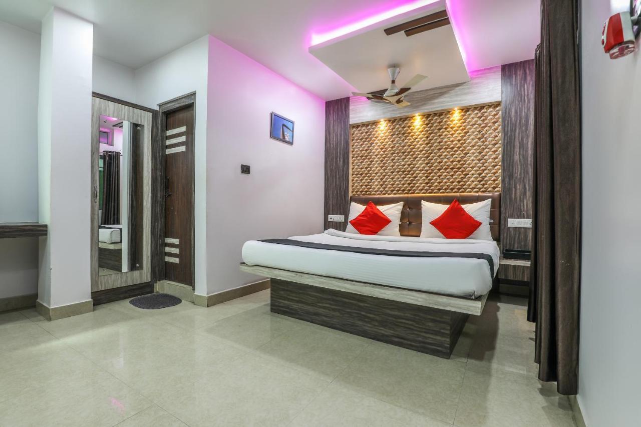 Oyo 14472 Brahmaputra Guest House Ґувахаті Екстер'єр фото